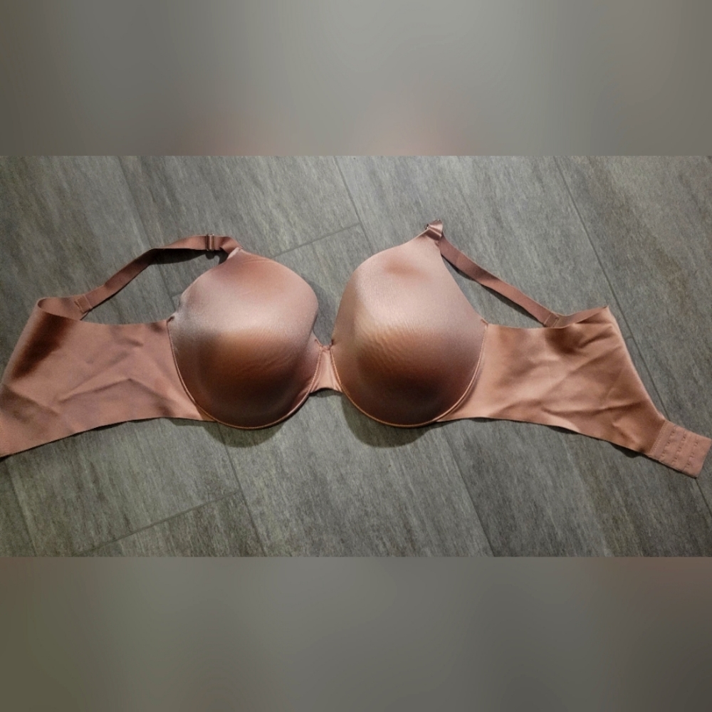 38DD - Victoria's Secret- Sport- Pink Bra